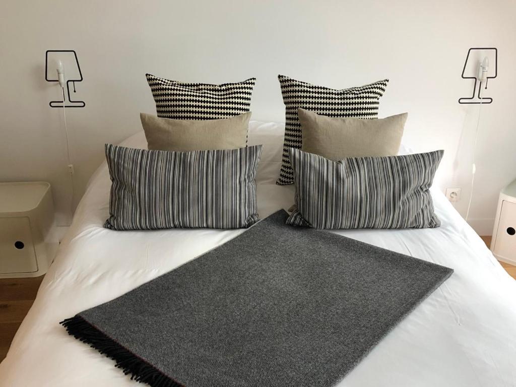 Hotel Aux 13 Arches Portbail Zimmer foto
