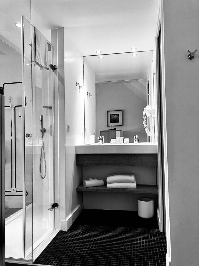 Hotel Aux 13 Arches Portbail Zimmer foto